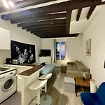 Apartments Studio Champs Elysees Ponthieu Paris